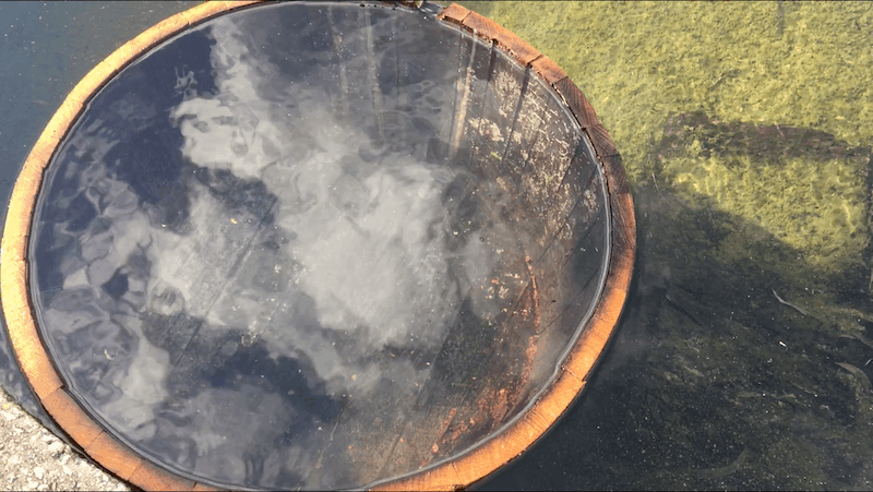 Sealing wine barrel pond